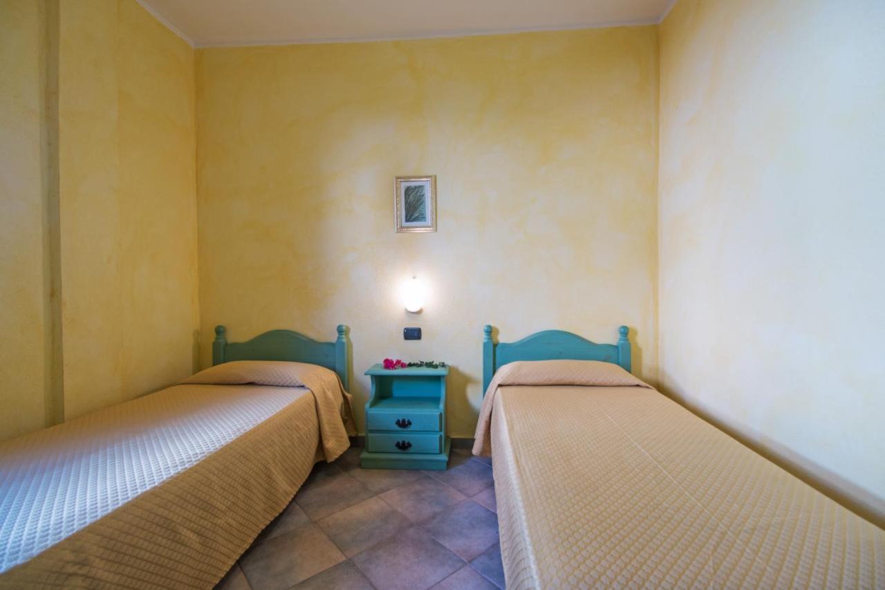 Hotel Residenza Gli Ontani Orosei Exterior foto